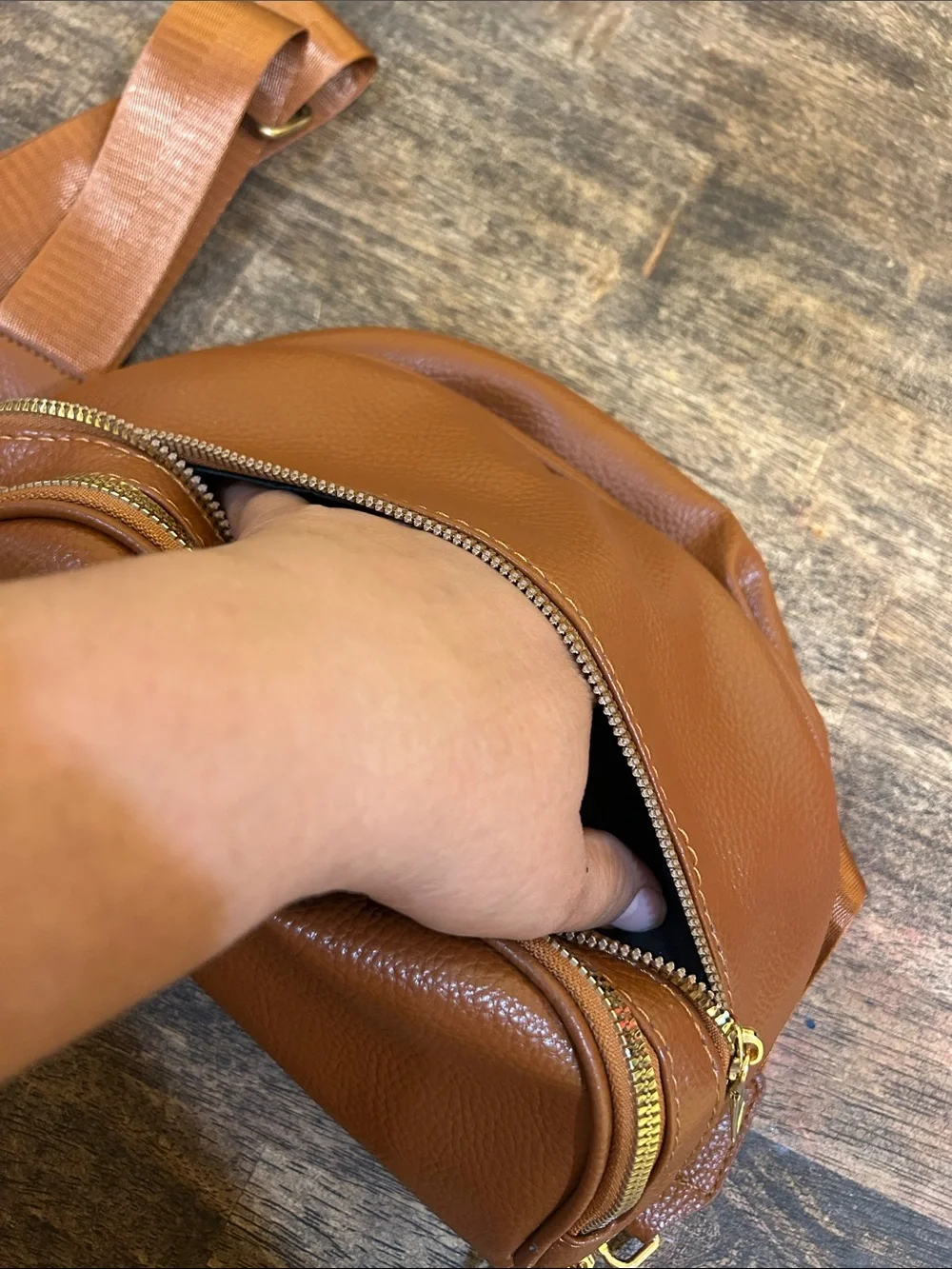 Women's Tan Leather Crossbody Belt Bag